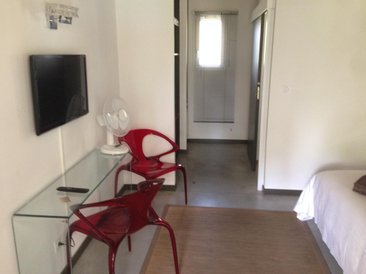 Domaine De Giron Bed and Breakfast Moulis-en-Médoc Esterno foto